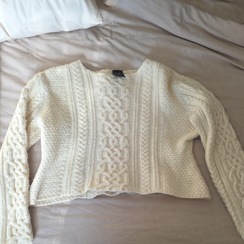 Elegant Ivory Cable Knit Sweater